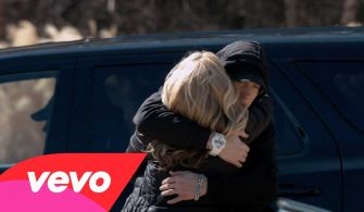 Eminem – Headlights ft. Nate Ruess Klibi Yayınlandı!